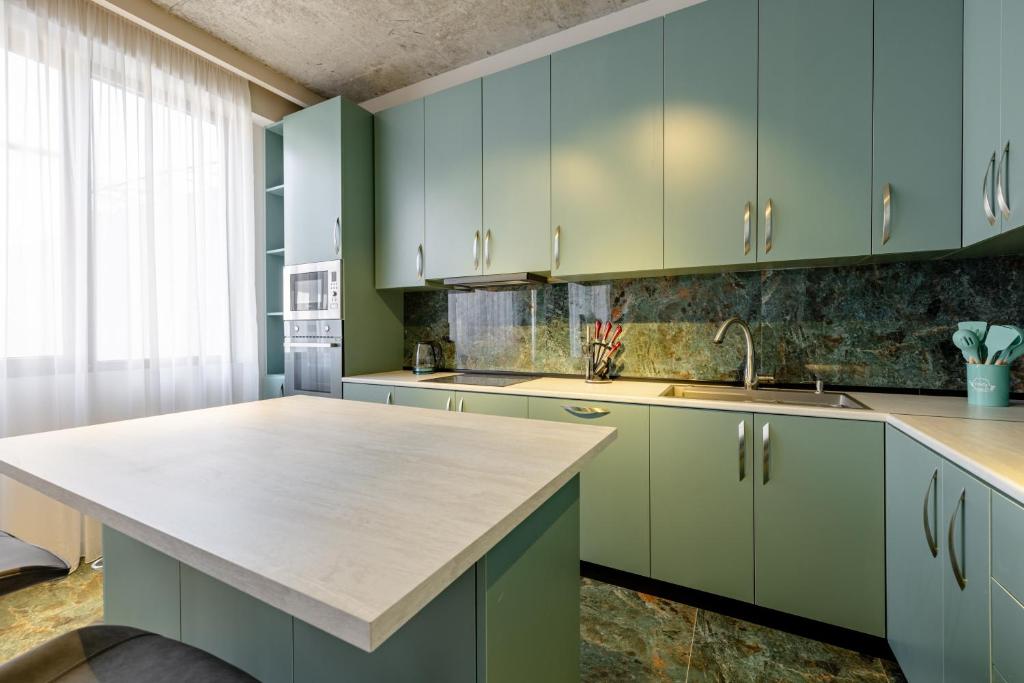 لابی و فضای عمومی Tbilisi Super Luxury Apartment - تصویر ۵