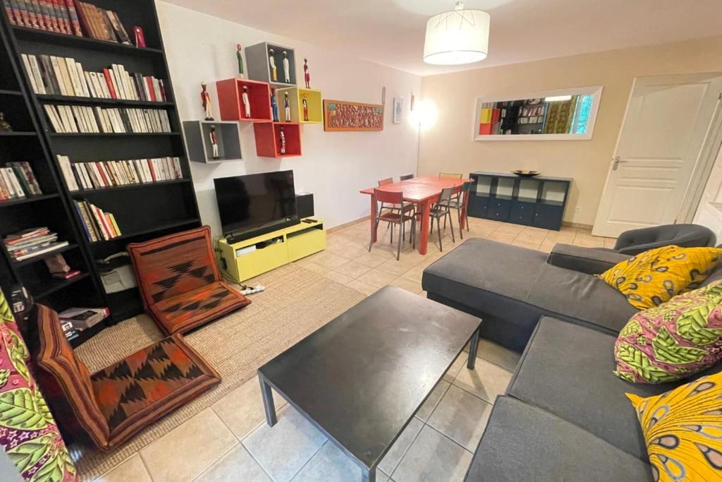 Spacious apartment close to attractions