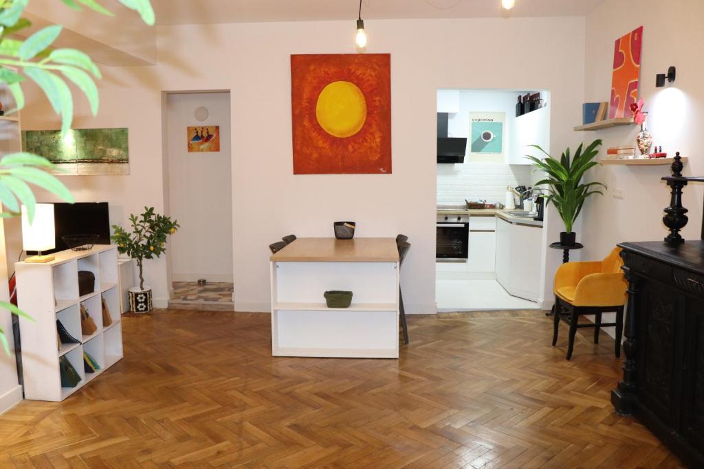 Cozy Flat in the Best Area of Tb در تفلیس