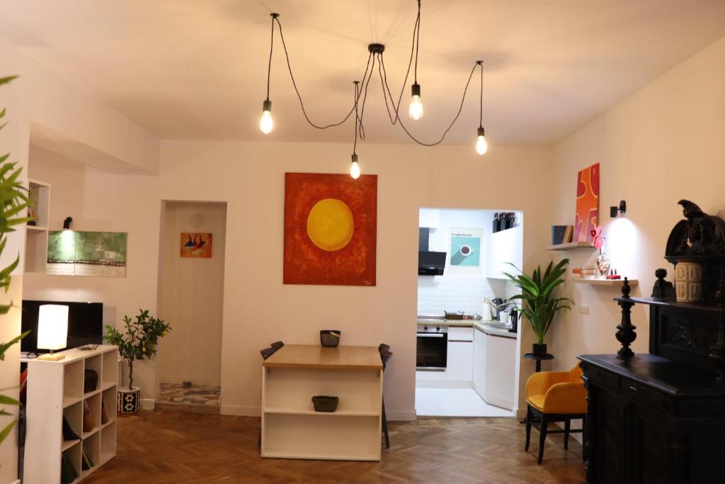 تصویر اتاق‌های Cozy Flat in the Best Area of Tb - تصویر ۲
