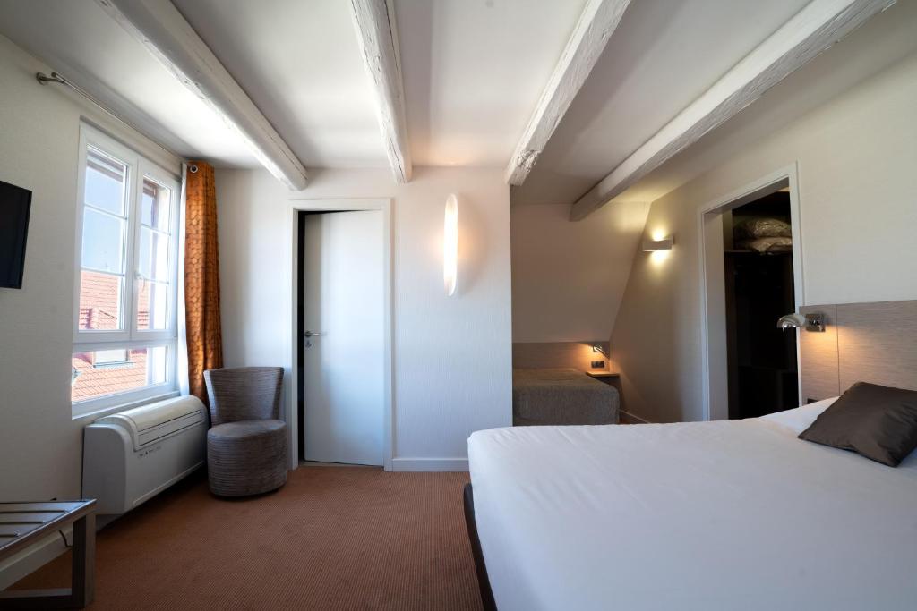 Hotel Restaurant Père Benoît - Family Quadruple Room
