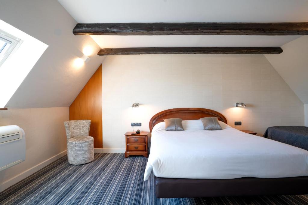 Hotel Restaurant Père Benoît - Family Triple Room