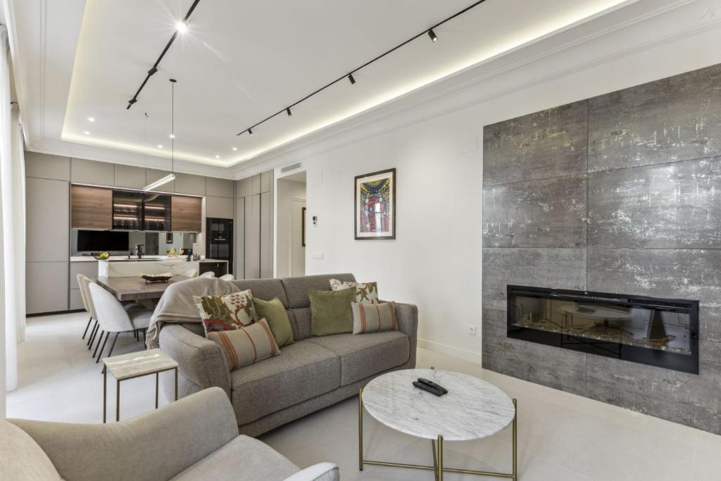 Stylish 3BR Apartment in Madrid
