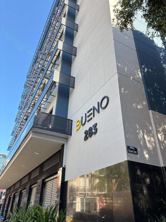 a building with a jumeo sign on the side of it at Studio equipado com Piscina espaço histórico. in Rio de Janeiro