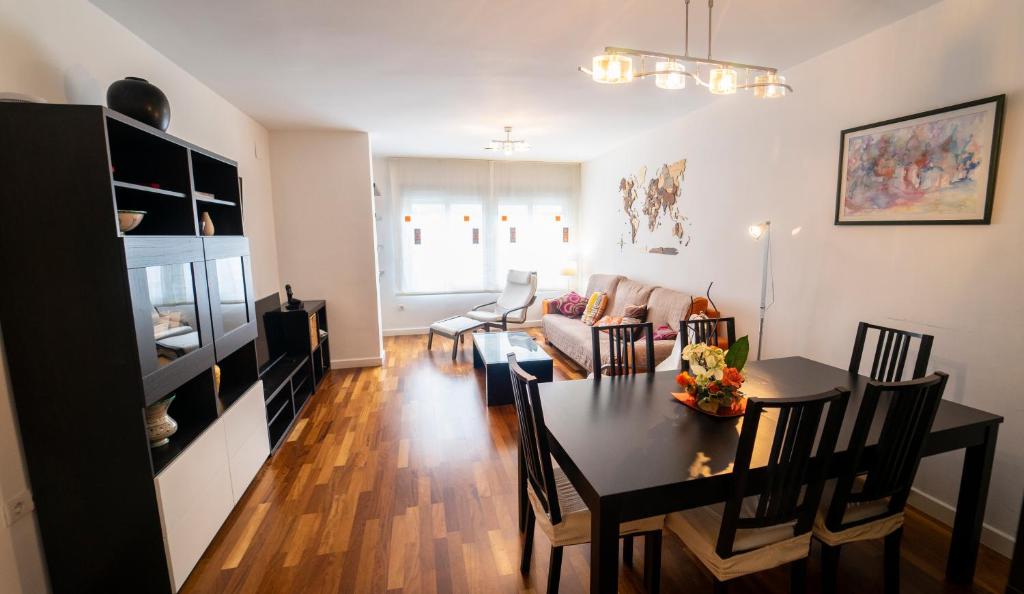 INCREÍBLE Mike Apartment piso céntrico con parking y piscina, ideal para familias!