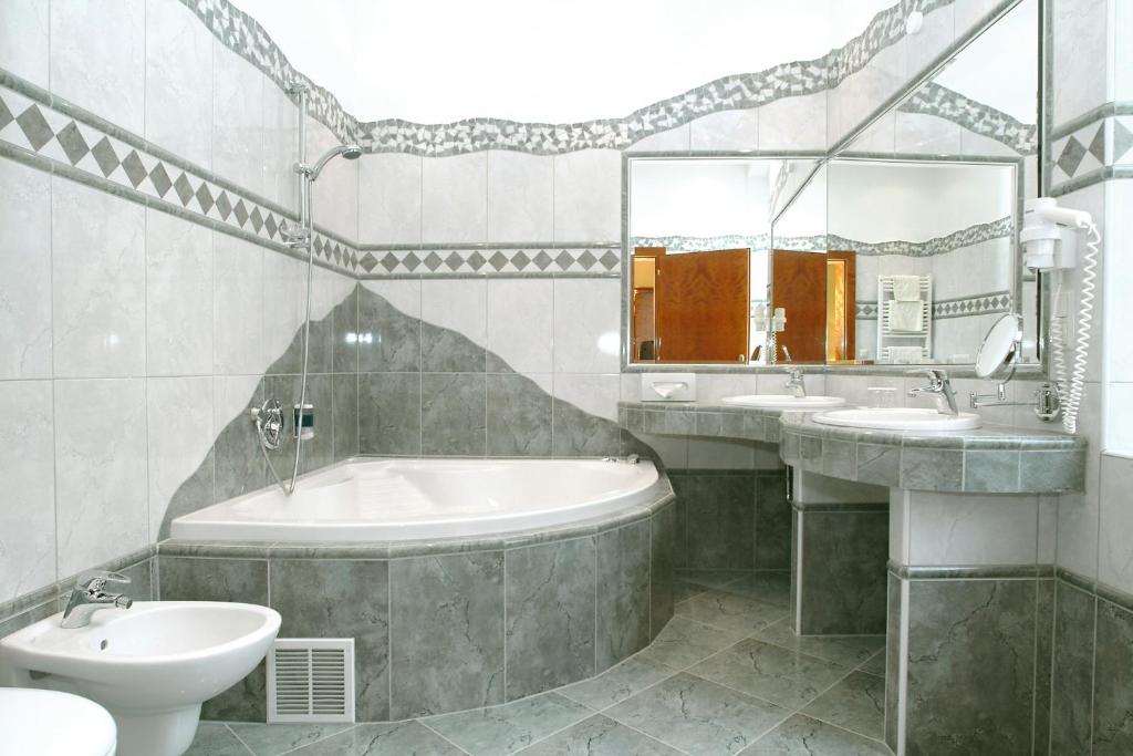 Koupelna v ubytování Altstadt Hotel Mosser Villach mit Parkplatz