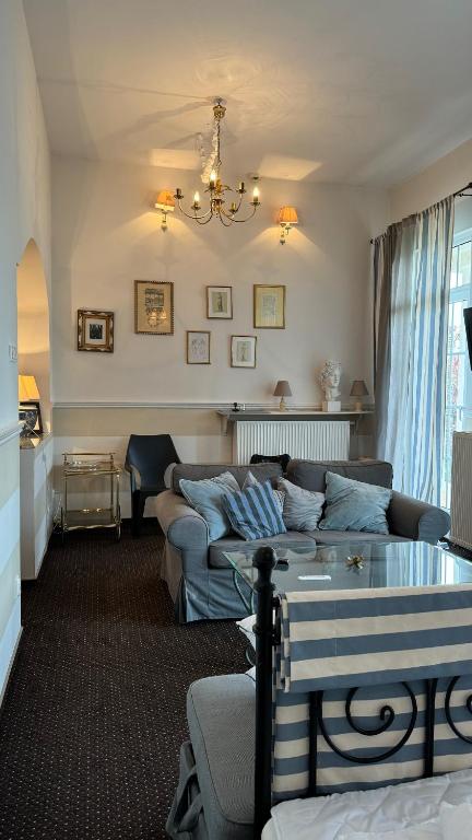 Summertime Suites - Housity