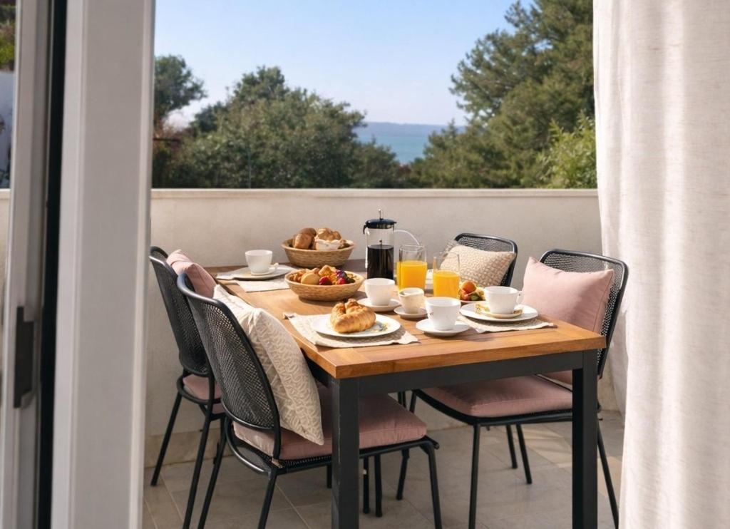Apartments with parking space Seget Donji, Trogir - 25682
