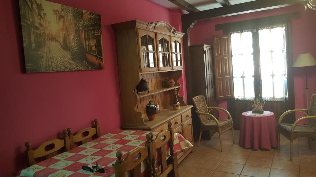 Posedenie v ubytovaní Apartamentos Rurales Tauro