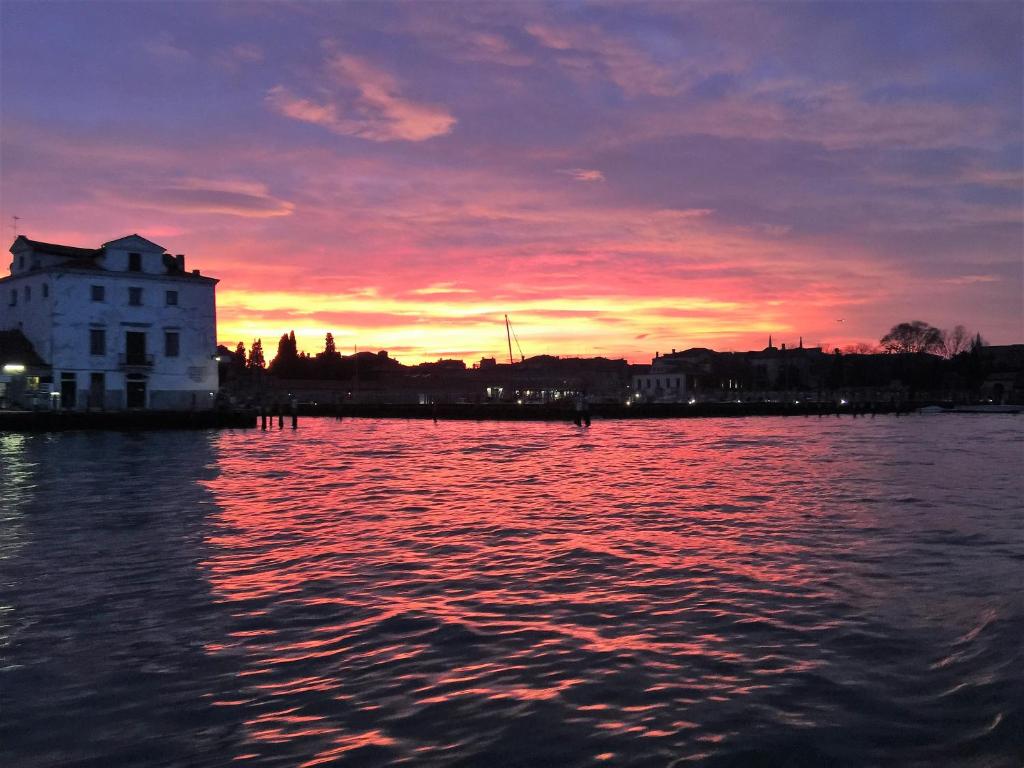 Galeriebild der Unterkunft Harry's Canal View in Venedig