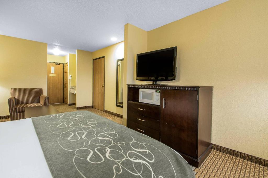 Comfort Suites Wisconsin Dells Area - 