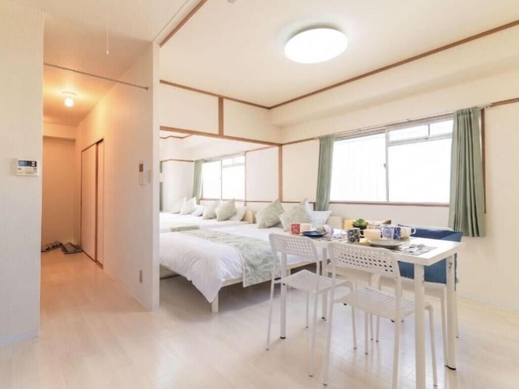 CASTLE Namba Station about 15 minutes walk,Good location