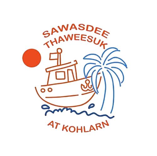 a boat in the water with a palm tree at Sawaddeethaweesuk At Kohlarn in Ko Larn