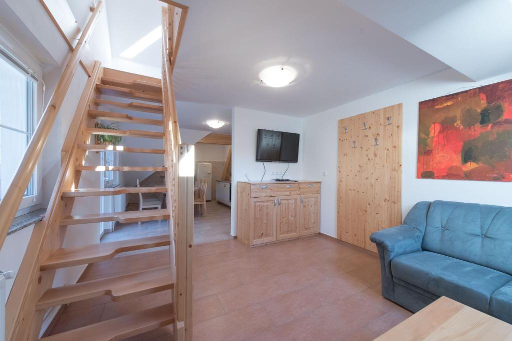 TV a/nebo společenská místnost v ubytování Guesthouse Tolc