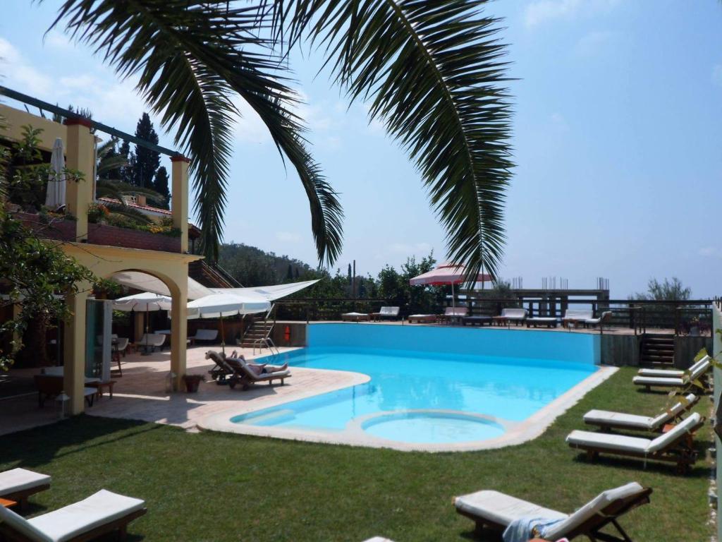 Bazén v ubytování Hawaii Accommodation Pelekas nebo v jeho okolí