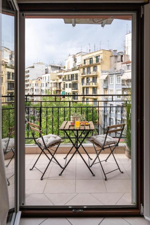 Heart of Thessaloniki 3BR 3KingBeds Balcony