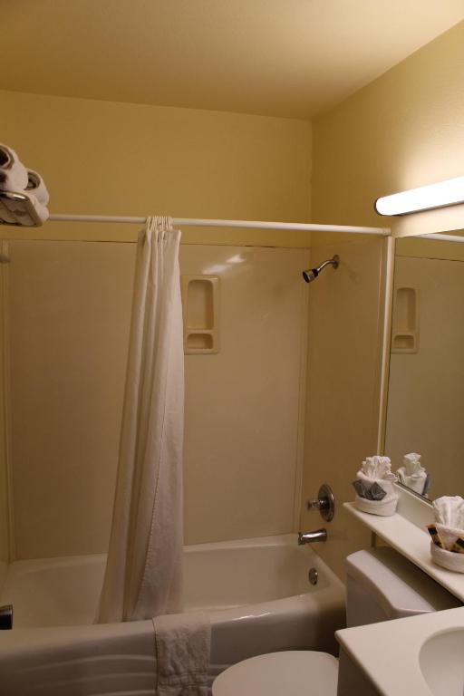 Budget Inn Anaheim near Disneyland Drive photo