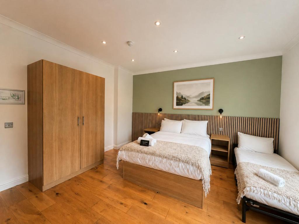 The Gables Aparthotel by Yoko Property - Triple Room With Private Bathroom