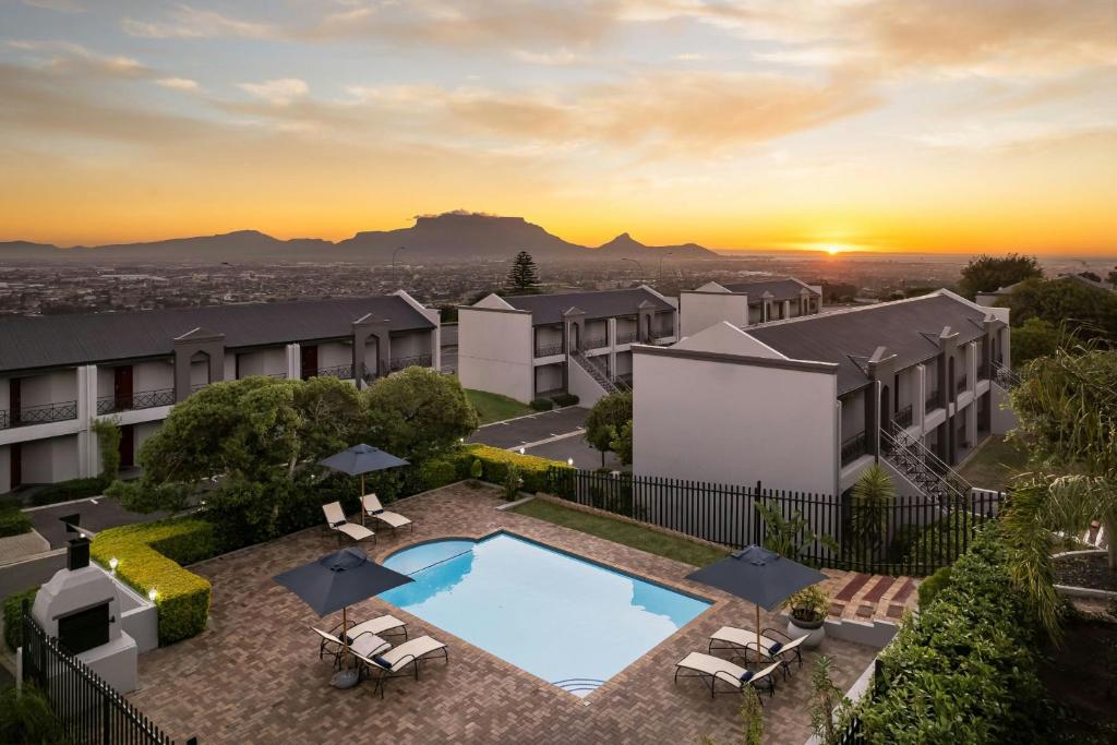 Protea Hotel by Marriott Cape Town Tyger Valley - Housity