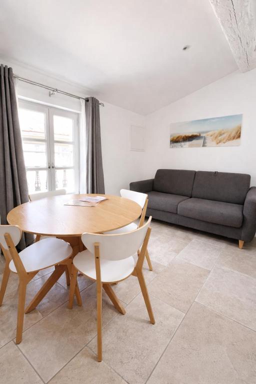 Holiday in Arles: Appartement de l'Amphithéâtre - Apartamento De Un Dormitorio