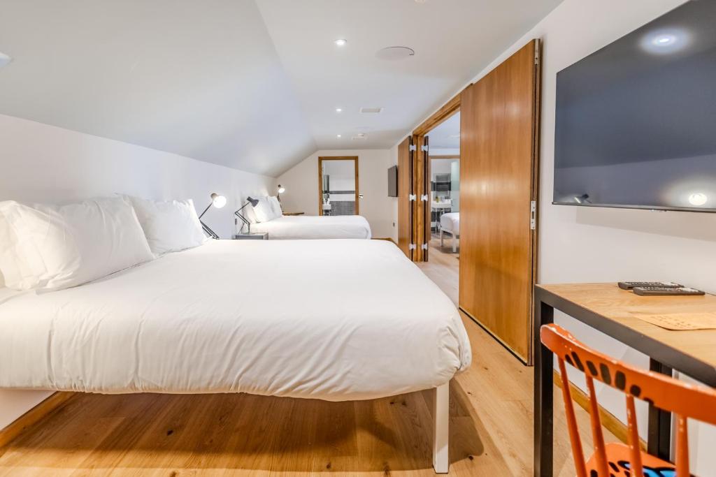 Stay Central Hotel - 