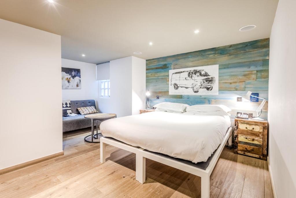 Stay Central Hotel - 