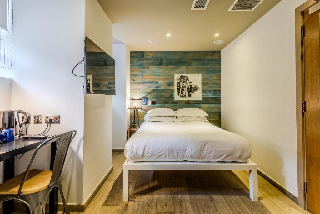 Stay Central Hotel - 
