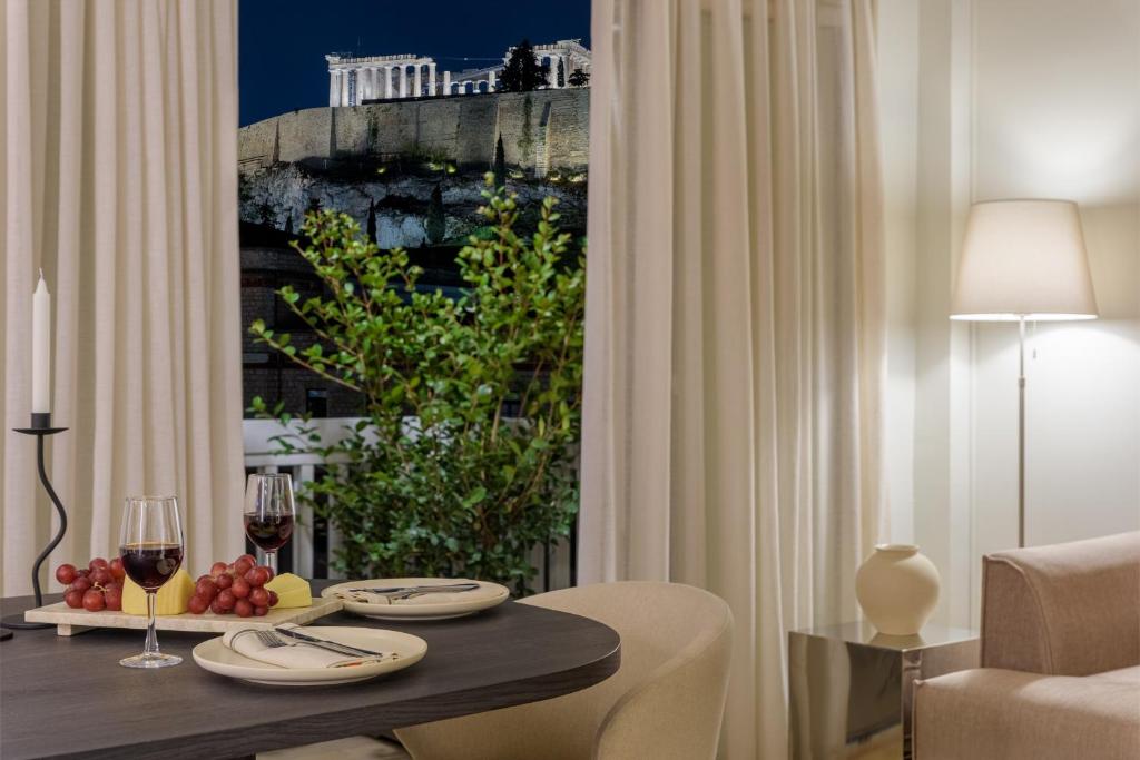 The Acropolis Crown Residence