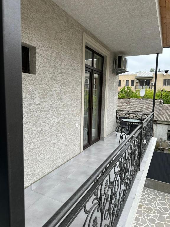 لابی و فضای عمومی EJ Hotel Tbilisi - تصویر ۵