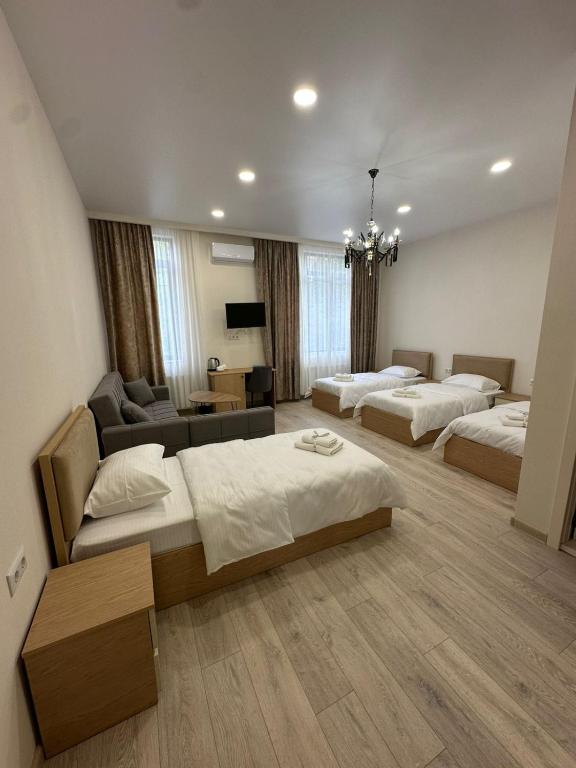 EJ Hotel Tbilisi در تفلیس