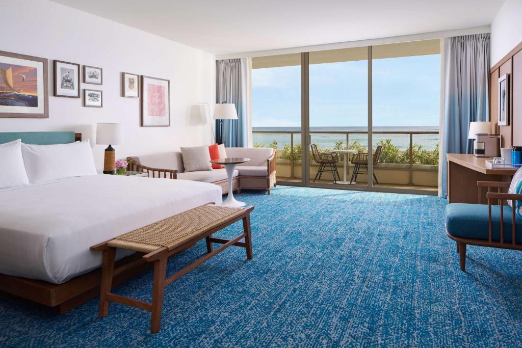 OUTRIGGER Reef Waikiki Beach Resort - 