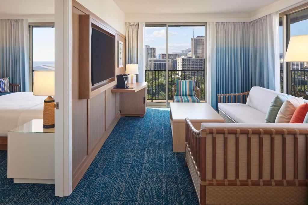 OUTRIGGER Reef Waikiki Beach Resort photo