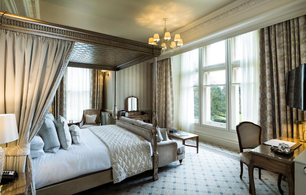 Down Hall Hotel - 