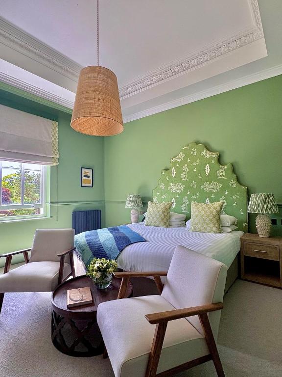 Down Hall Hotel - 