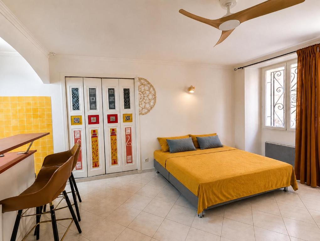 Appartement 2-4 personnes centre historique de Fréjus