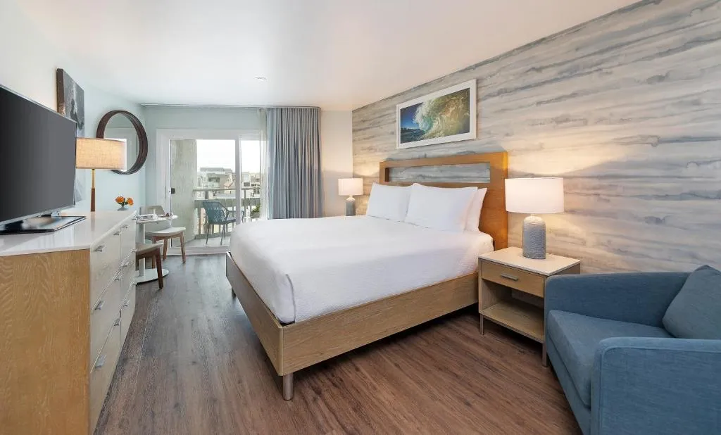 King Room with Partial Ocean View