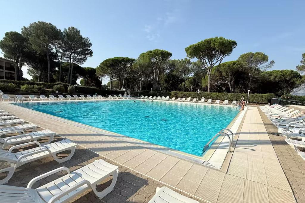 Studio in Saint-Raphaël Pool & Tennis