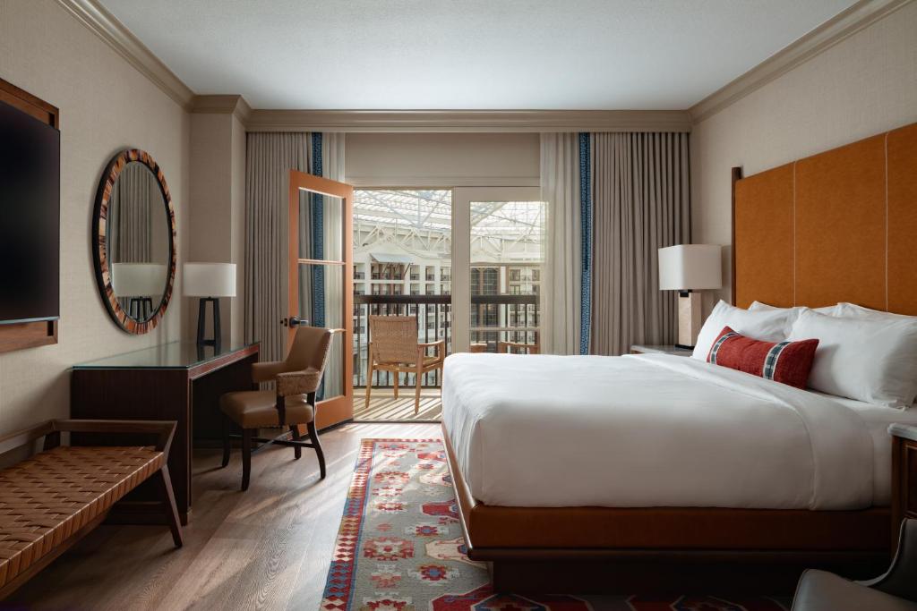 Gaylord Texan Resort and Convention Center photo