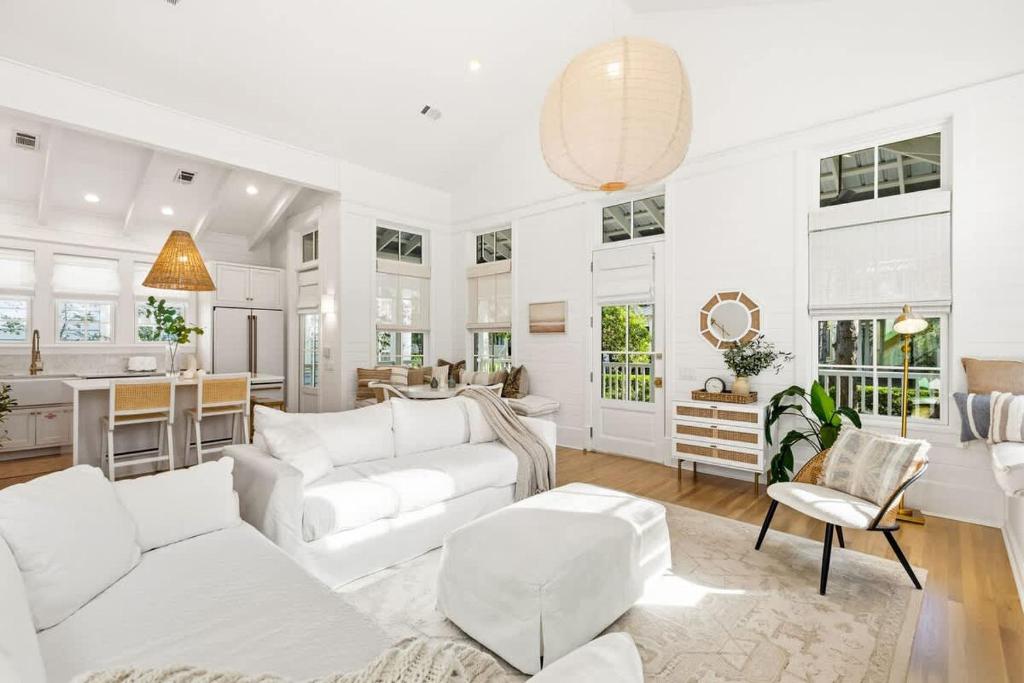 Barefoot Bungalow by Stay on 30a