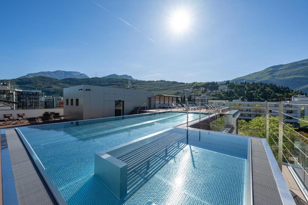 Etra Suites & Apartments