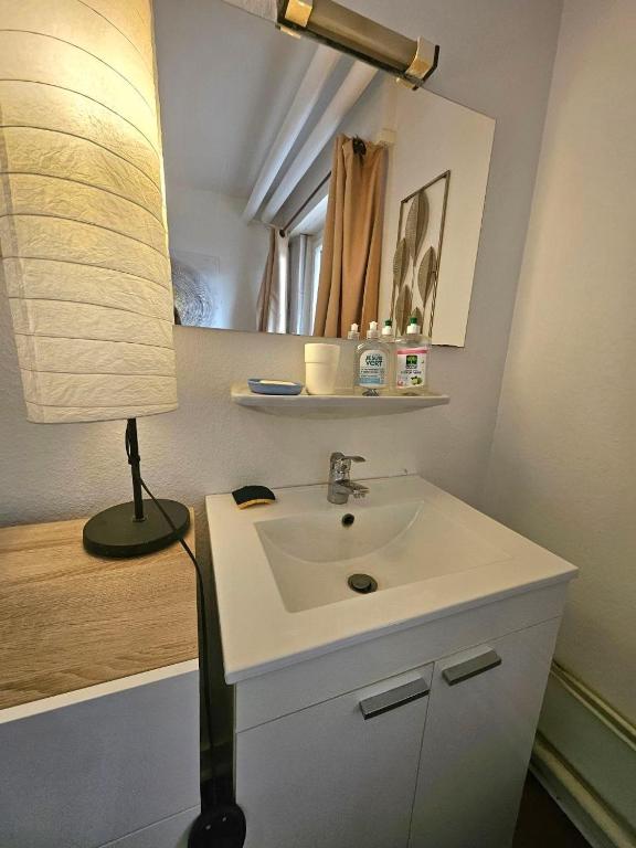 Studio Colmar breakfast shared bathroom – photo 14