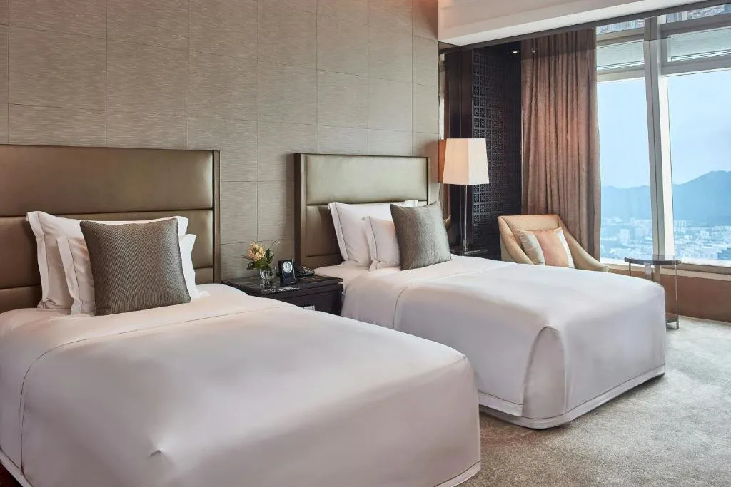 Deluxe Victoria Harbor Twin Room