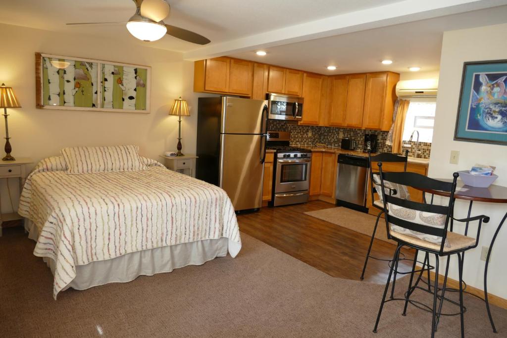 Red Wing Motel photo