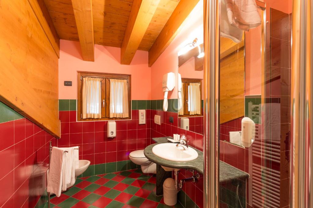 Koupelna v ubytování Hotel Arisch
