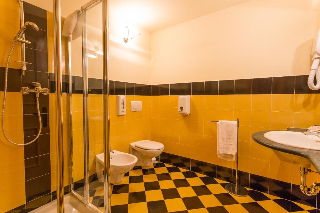 Koupelna v ubytování Hotel Arisch