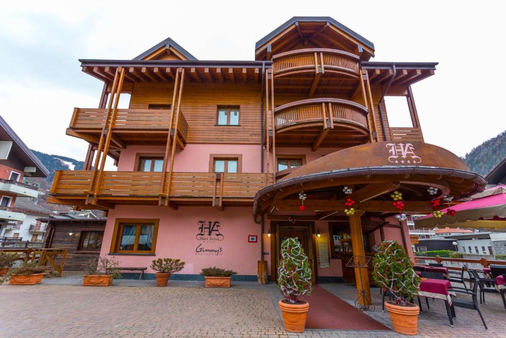 Budova, kde se hotel nachází