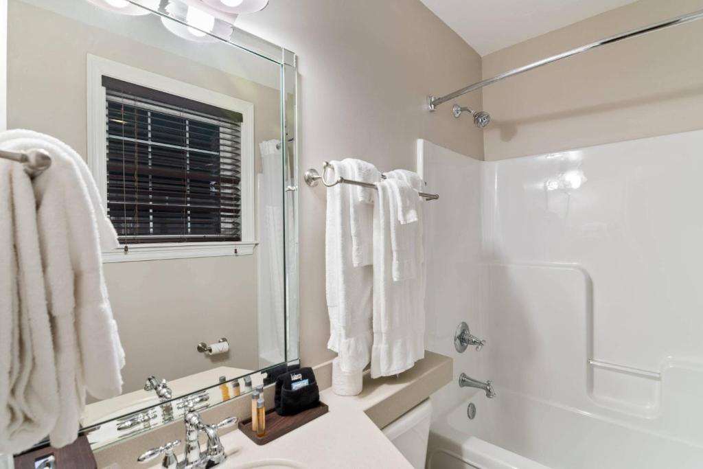 The Port Inn - Port St Joe, an Ascend Collection Hotel photo