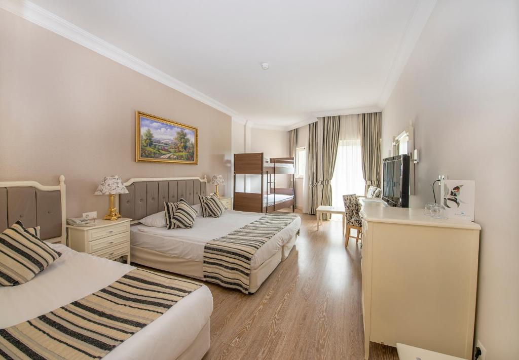 Crystal Tat Beach Golf Resort & Spa - Ultimate All Inclusive - Standard Room With Bunk Bed