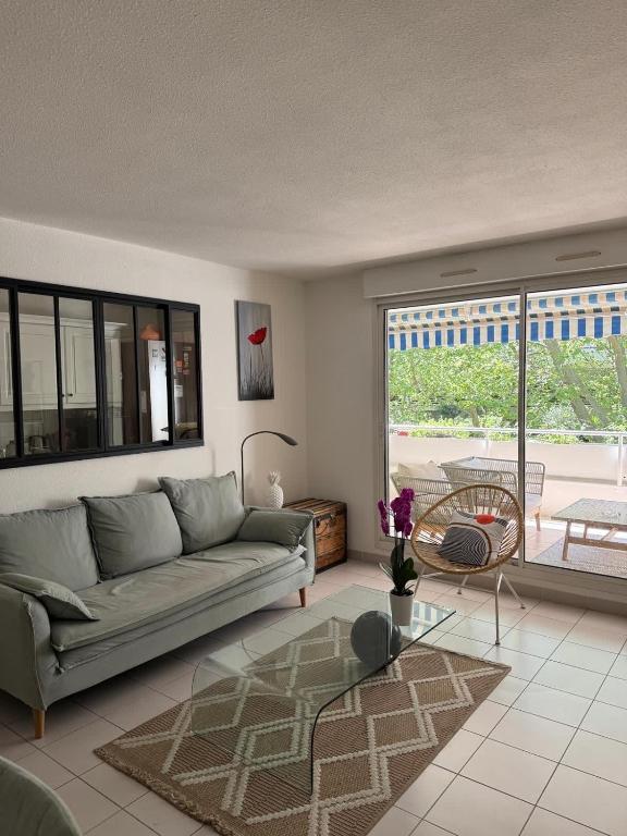 Spacious 73m with Terrace & Parking