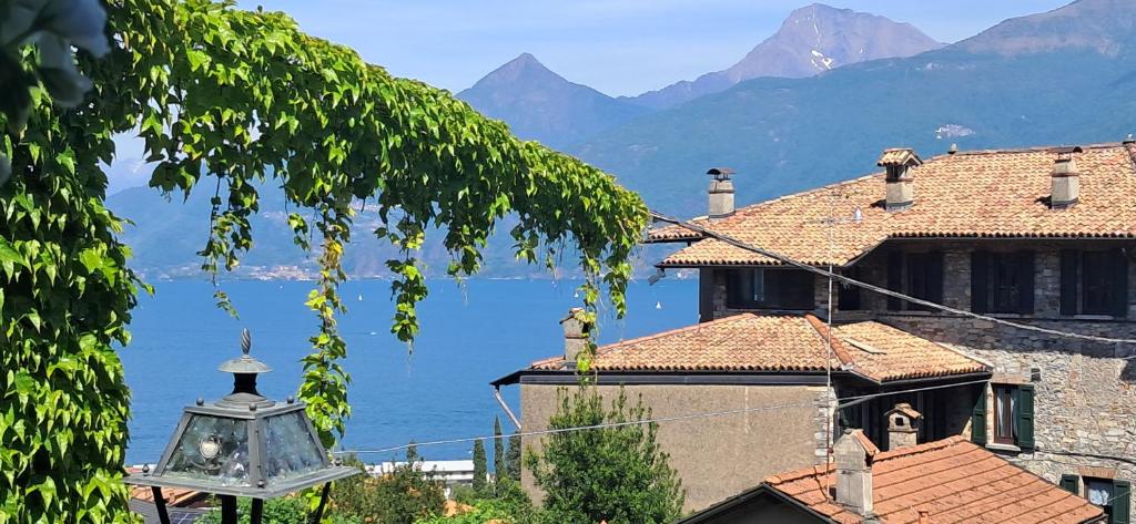 The House on the Bridge- La Casa sul Ponte